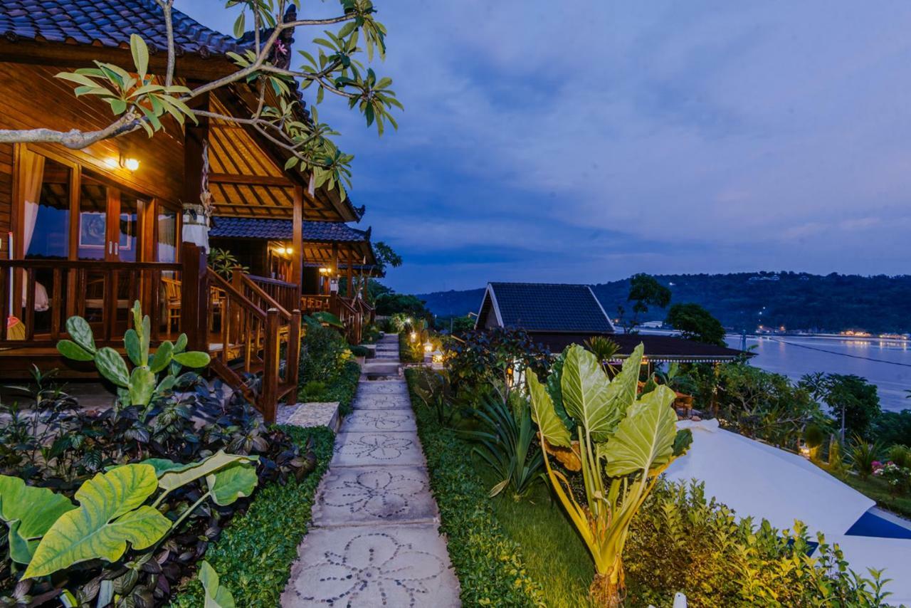 Sunday Huts Lembongan Hotel Екстериор снимка